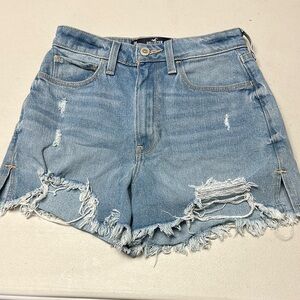 Hollister Ultra High Rise Mom Shorts